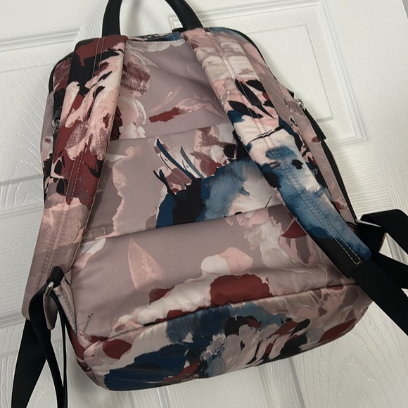 Like new!!!  Tumi - Picture 4 of 5